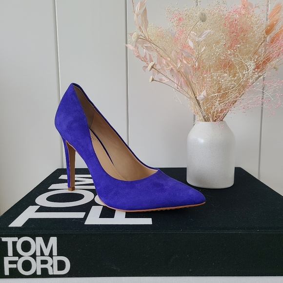 Vince Camuto suede pumps - Picture 2 of 9